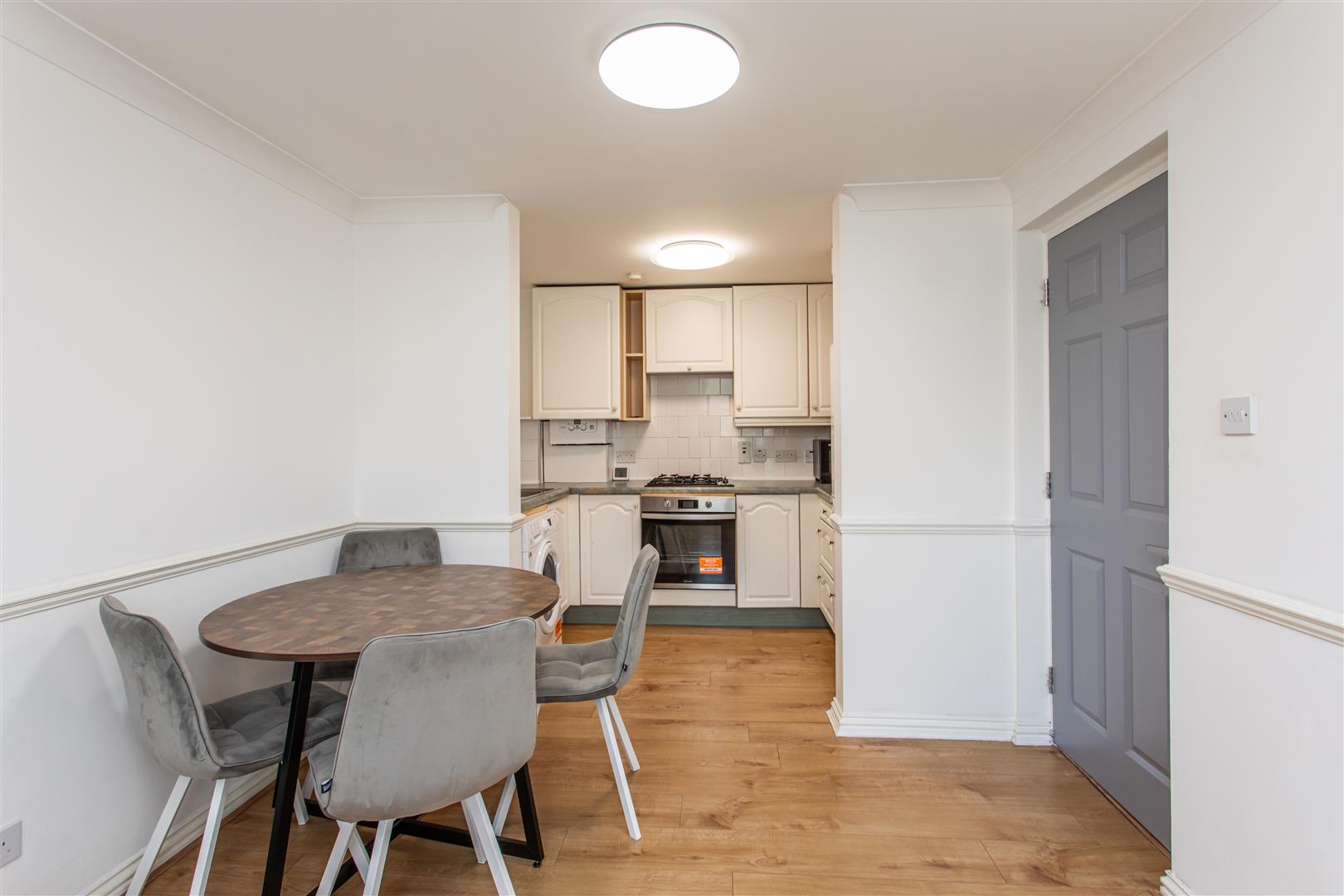 1 bed property in Mile End Road, Stepney Green
